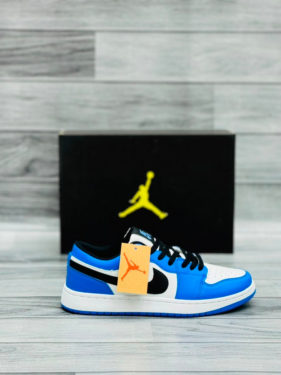 NIKE-AIR JORDAN 1