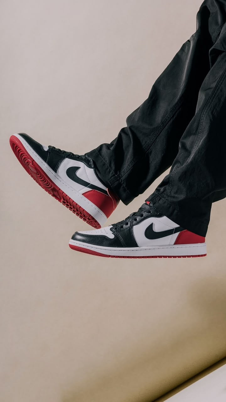 NIKE-AIR JORDAN 1